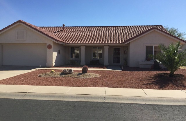Newly Renovated Vacation Home With Desert Theme in Premier Golf Community