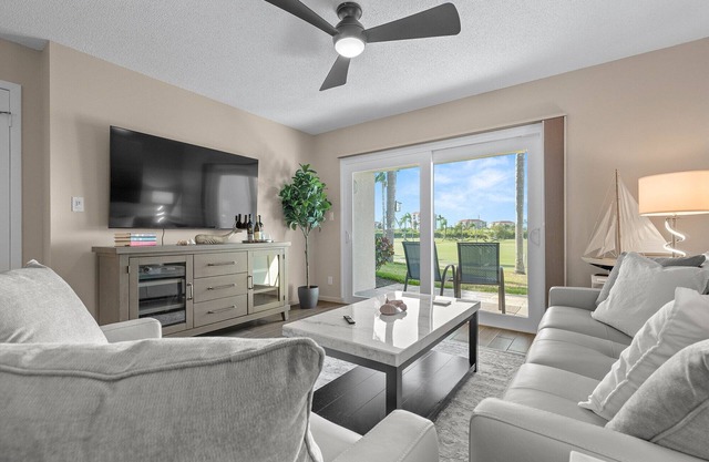 Newly Updated St. Pete 2-BR Condo on Isla Del Sol