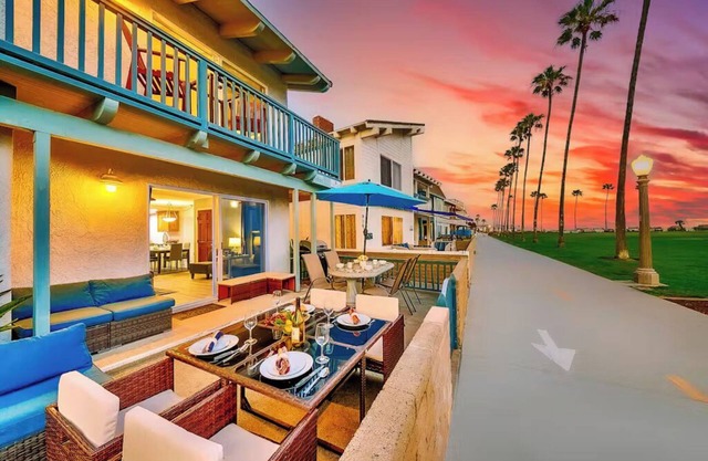 Newport Beach Condo with Patio | Perfect Location on the Boardwalk
