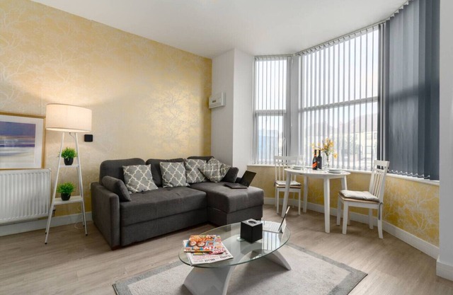 NH - F1 · Comfortable Modern 1 bed Apt