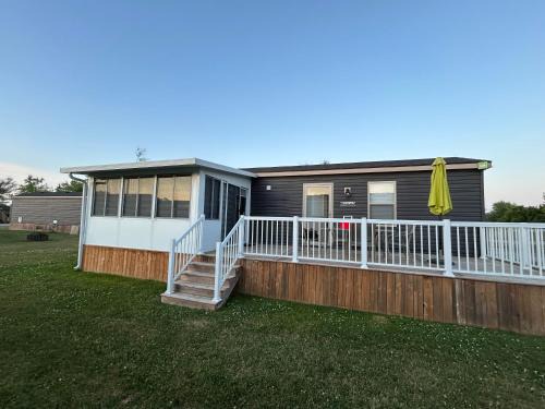 Niagara Cottage Escape