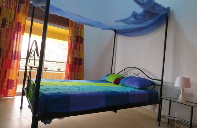 NIANING: VILLA ANY COMFORT 100 m from the sea