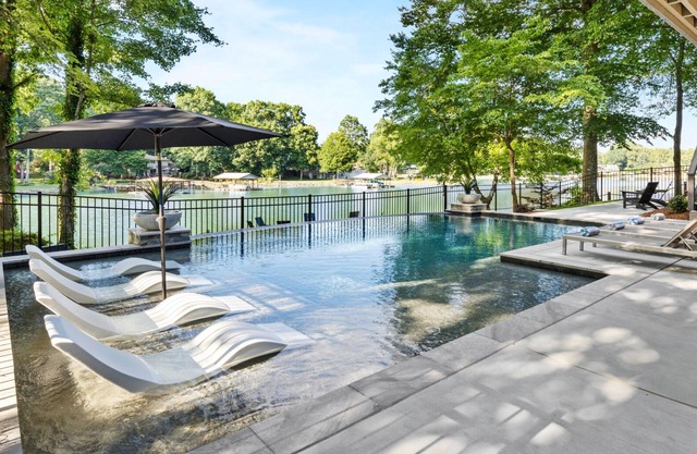 Niblick on Norman w/Pool & Optional Boat Rental