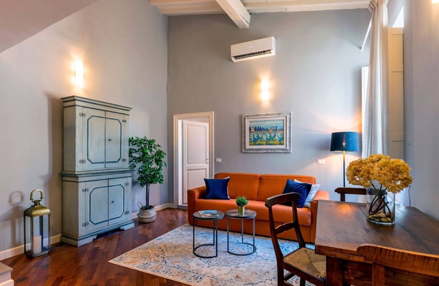 Nice 2 bedroom apartment in front of Pitti Palace. Piazza Pitti II