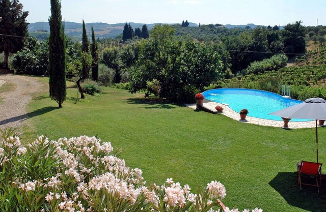 Nice apartment for 6 people with pool, WIFI, TV, patio and parking