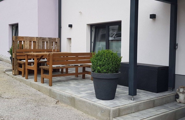 Nice apartment for 4 guests with WIFI, TV, patio and parking