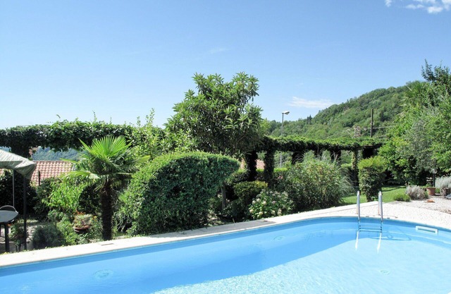Nice apartment for 4 people with pool, WIFI, TV, patio, pets allowed and parking