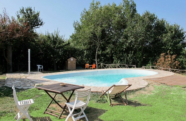 Nice apartment for 4 people with pool, A/C, WIFI, TV, patio, pets allowed and parking