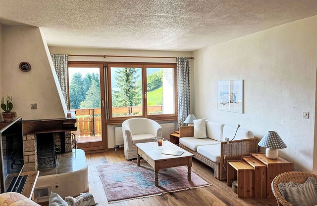 Nice apartment for 4 people with pool, WIFI, TV, balcony, pets allowed, panoramic view and parking