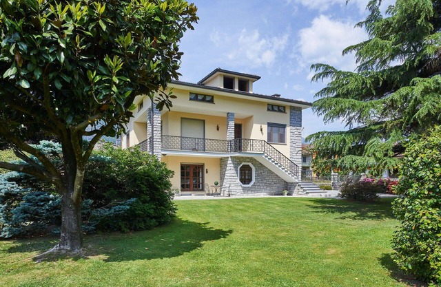 Nice apartment for 5 guests with WIFI, TV, patio, pets allowed and parking