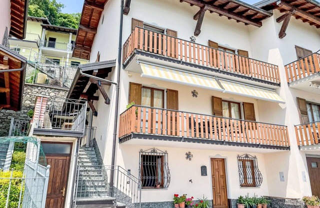 Nice apartment for 6 people with WIFI, A/C, TV, terrace, pets allowed, panoramic view and parking