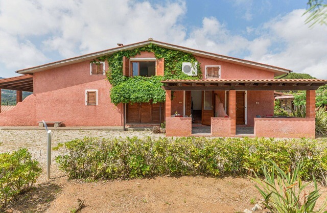 Nice apartment for 4 people with WIFI, pool, A/C, terrace and parking