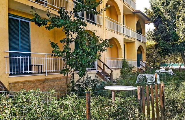 Nice apartment for 4 guests with A/C, WIFI, TV, balcony and parking