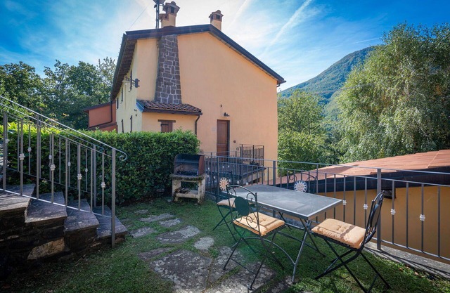 Nice apartment for 4 guests with pool, WIFI, TV, pets allowed and parking