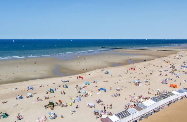 Nice apartment in Oostende with Wi-Fi