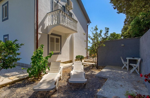 Nice apartment in Rab with WiFi