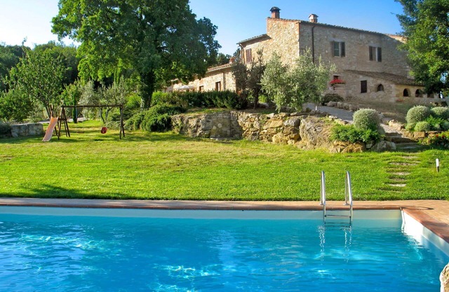 Nice apartment in villa with WIFI, pool, A/C, TV, terrace, panoramic view, close to San Gimignano