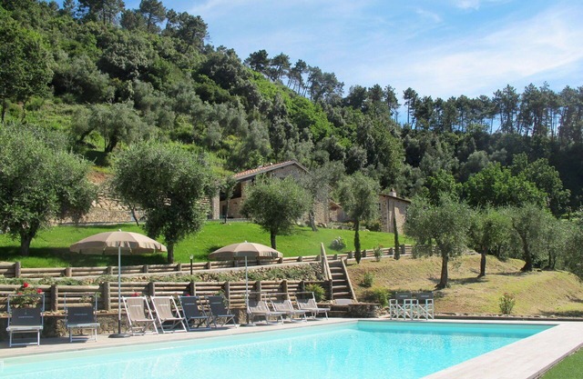 Nice apartment in villa for 12 people with A/C, private pool, WIFI, TV, terrace and pets allowed