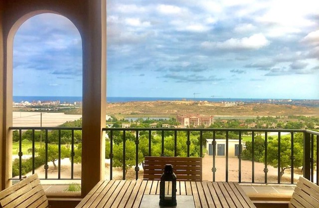 Nice apartment with terrace in Bonalba Golf