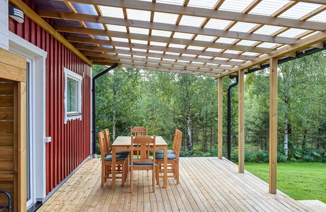 Nice cottage with good standard in Torarp, 100 meters from the fish-rich lake Bolmen in Småland.