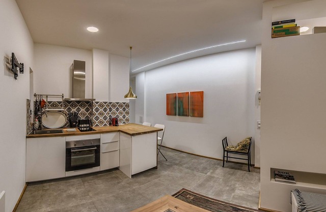 Nice, freshly renovated one bedroom apartment in the central area of Budapest
