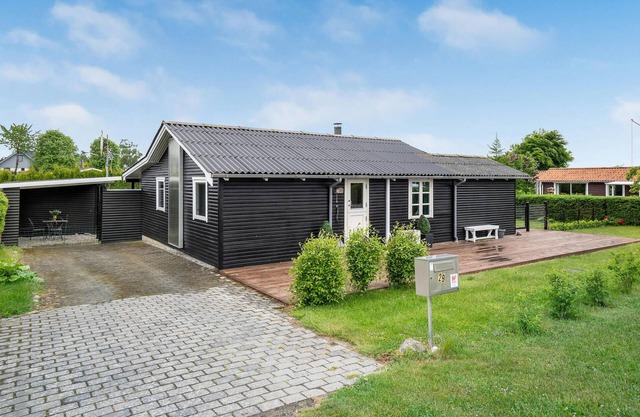 Nice home in Bogense with WiFi