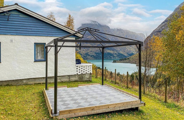 Nice home in Byrkjelo with kitchen