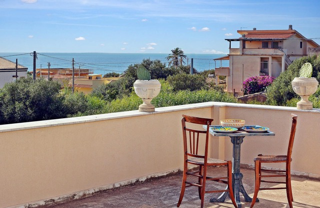 Nice home in Cava D'aliga with WiFi