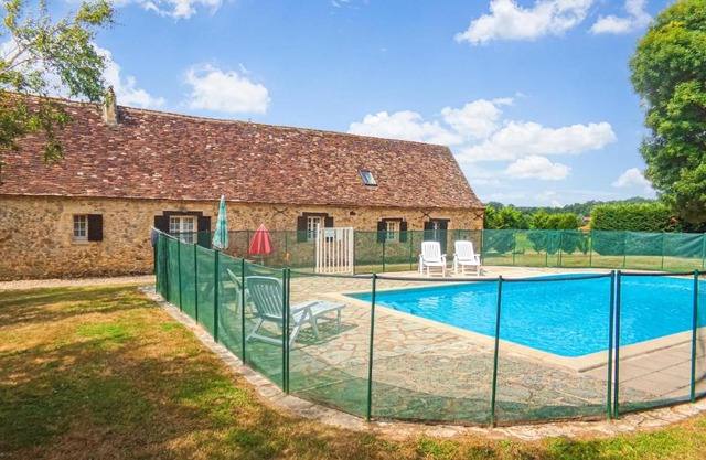Nice Home In Eglise Neuve D'issac