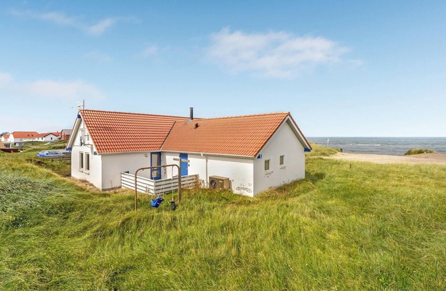 Nice home in Frøstrup with kitchen