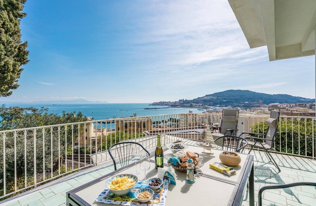 Nice home in Gaeta with kitchen