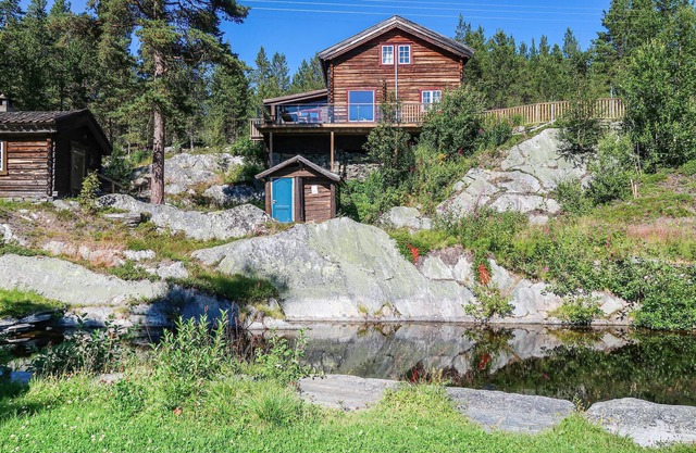 Nice home in Heidal with sauna