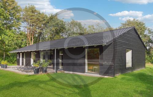 Nice Home In Oksbøl With Wifi
