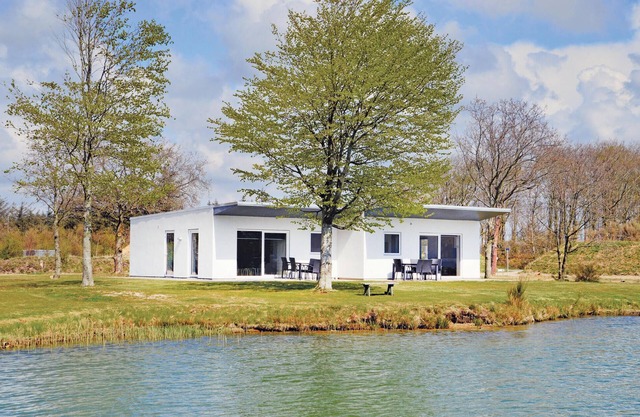 Nice home in Ringkøbing with WiFi