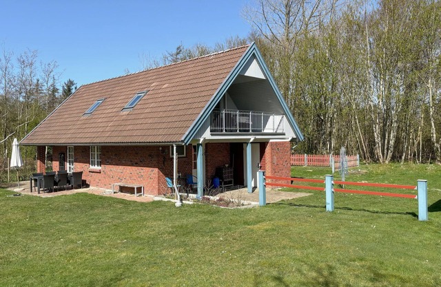 Nice home in Roslev with WiFi