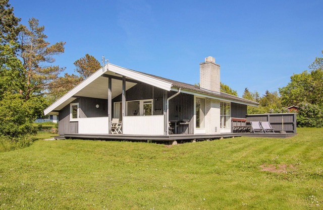 Nice home in Samsø with kitchen