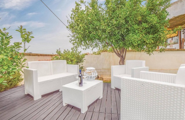 Nice home in Scoglitti with WiFi