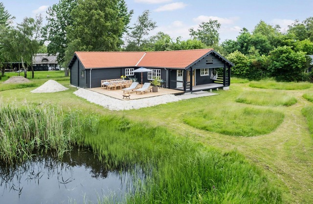Nice home in Store Fuglede with WiFi