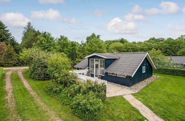 Nice home in Toftlund with WiFi