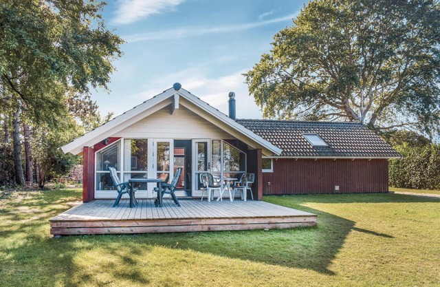 Nice home in Tranekær with WiFi