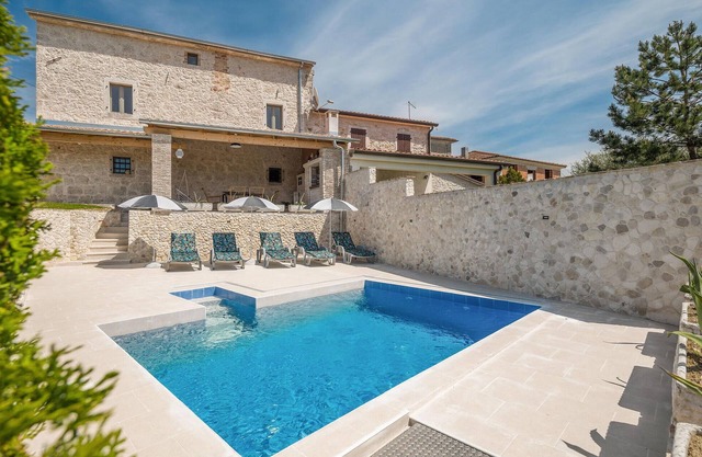Nice home in Vizinada with WiFi
