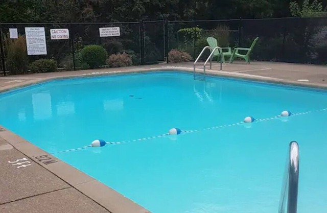 Nice private one bed room large apartment in Niagara
