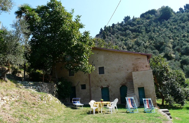 Nice small house with garden and breath-taking view over the Versilia Coast