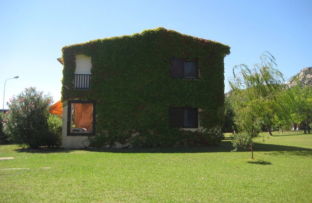 Nice three-room apartment surrounded by greenery and sea view