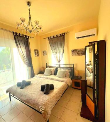 Niki's House