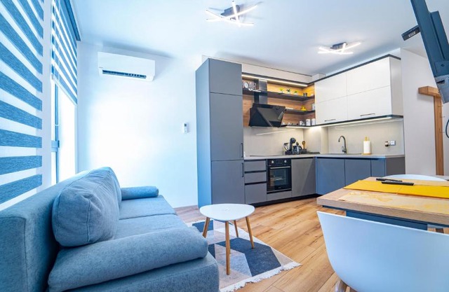 Niko's Cozy Apartment
