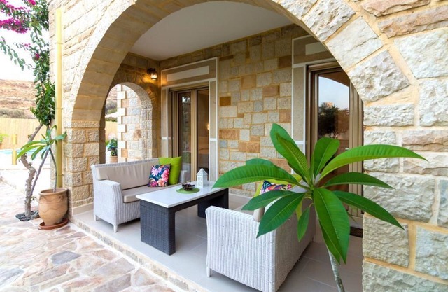 Nikolas Villas Kamilari