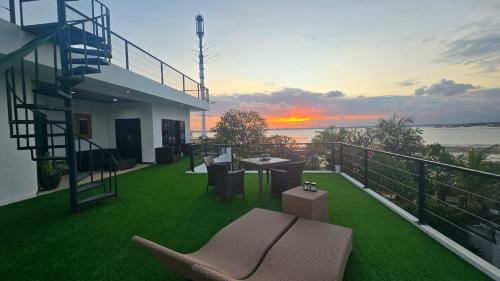 Nipper Benoa - 4BR Beach Front Sunset Villa