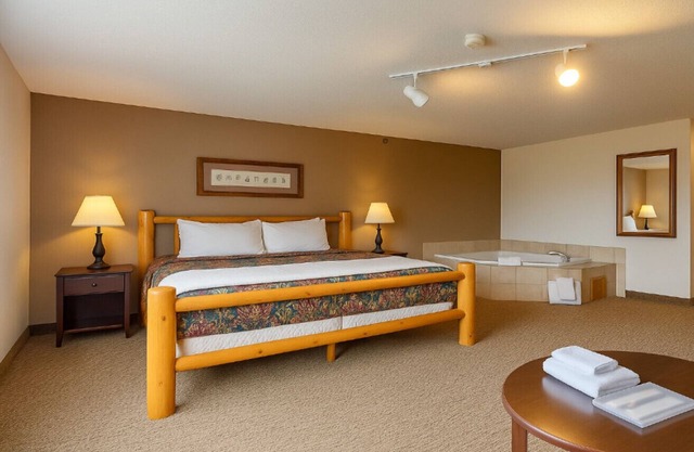 Nisswa Hotel – King Jacuzzi & Kitchenette #202