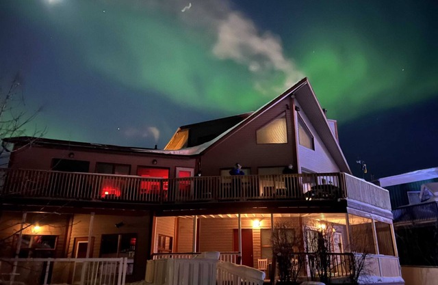 NN - The Aurora Bayside Inn, Lake View Cabin